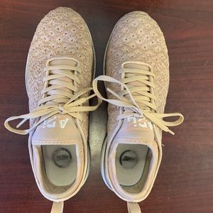 APL Techloom Phantom